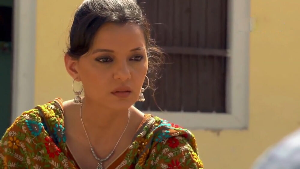 8 Indian celebrities who quit career in Glamour World to follow the spiritual journey.