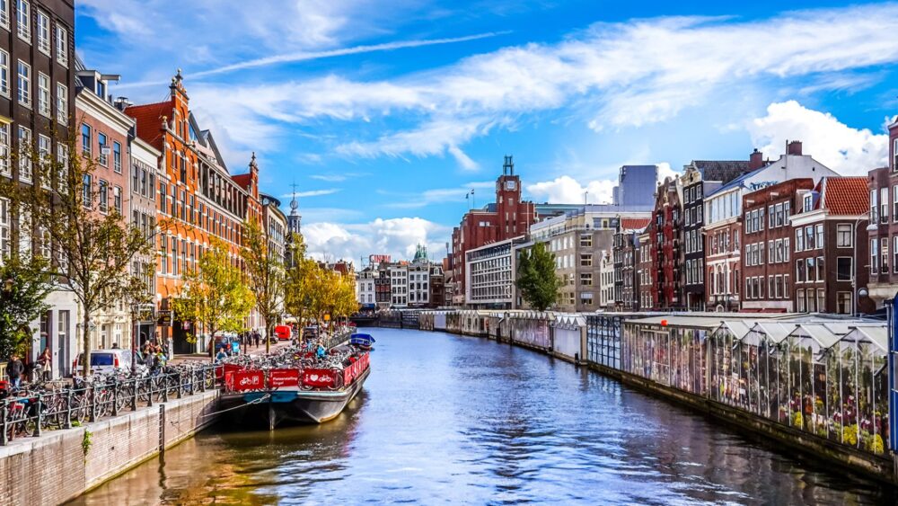 Ten Countries You Can Start a New Life In | Top 10 List