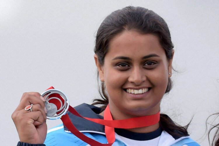 Glasgow:  India's Shreyasi Singh shows her silver medal during the medal ceremony of  double trap women event  at the 2014 Commonwealth Games at Barry Buddon Shooting Centre in Glasgow, Scotland on Sunday. PTI Photo by Manvender Vashist(PTI7_27_2014_000160B)