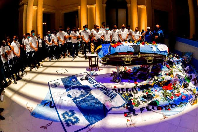 'Brazo De D10S': World Bids Farewell To The Eternal Great Of Football 'Maradona'