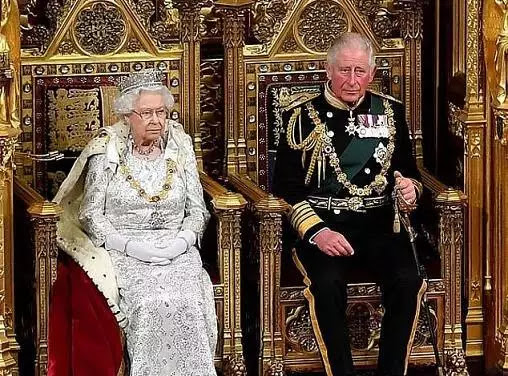 15 Interesting Royal Perks That Only The Queen of England Elizabeth II Enjoys