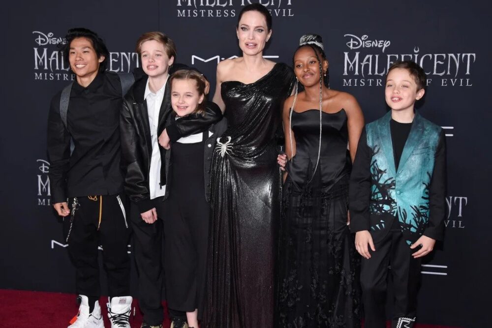 Pax, Zahara, Shiloh, Knox & Vivienne Jolie Pitt