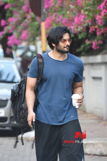 Are These Actors Of Same Age?