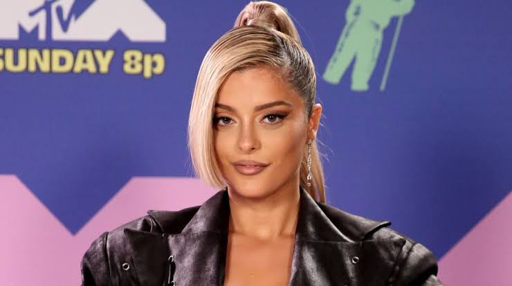 5 underrated musical artists you should listen to in 2021!