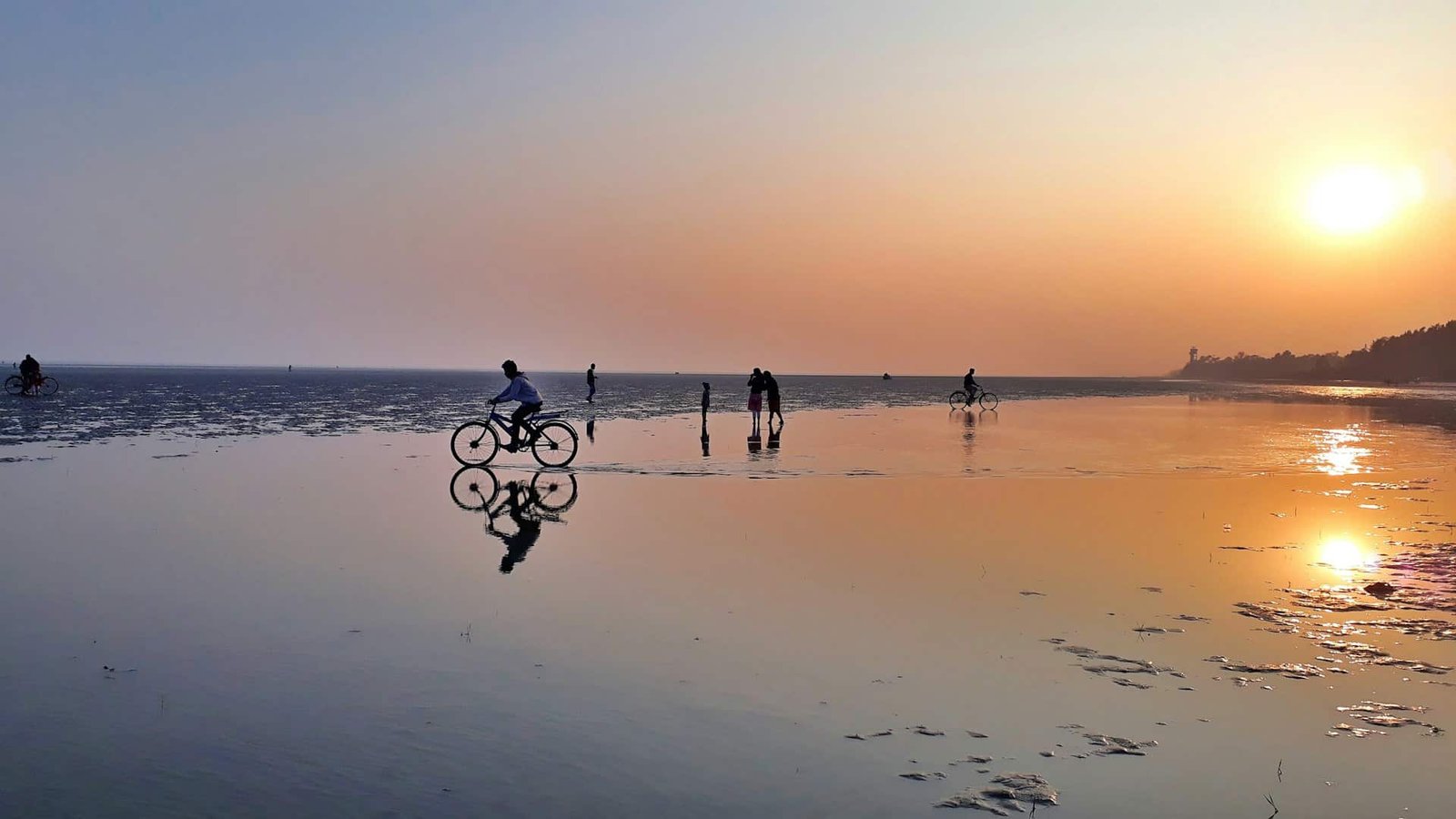 9 Unique Places In India - Chandipur Beach