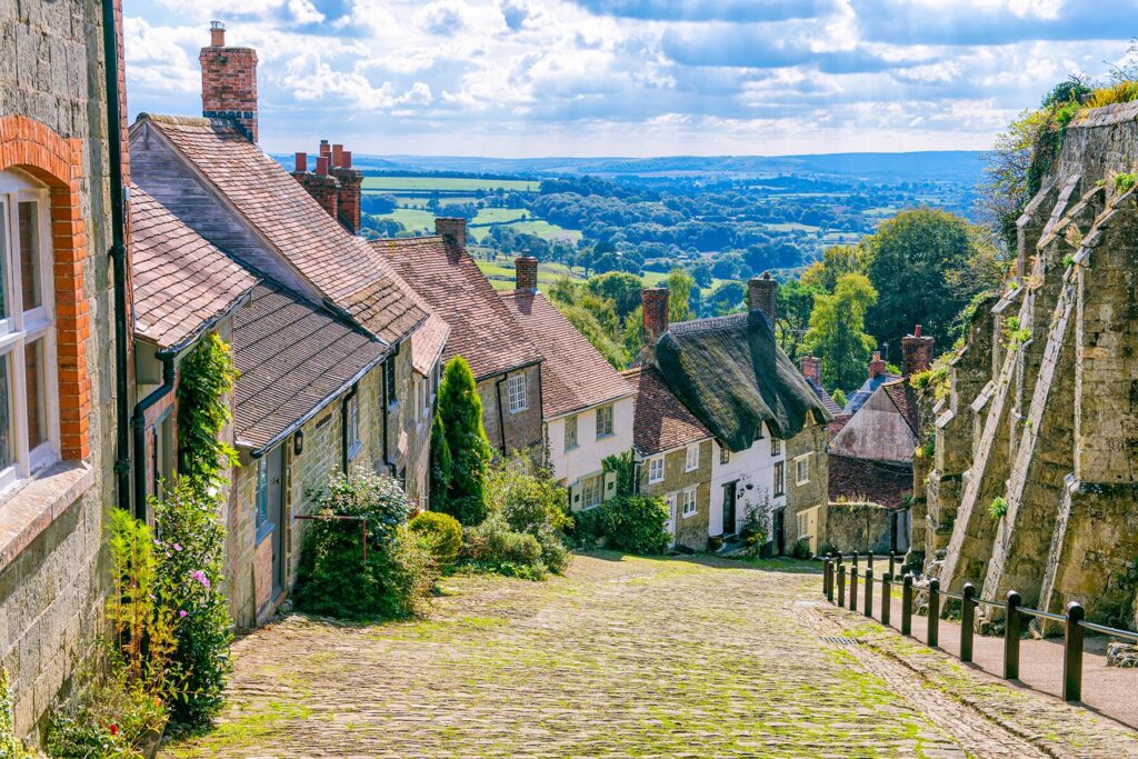 8 Picturesque Small Towns In England