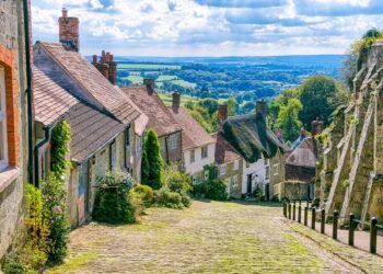 8 Picturesque Small Towns In England