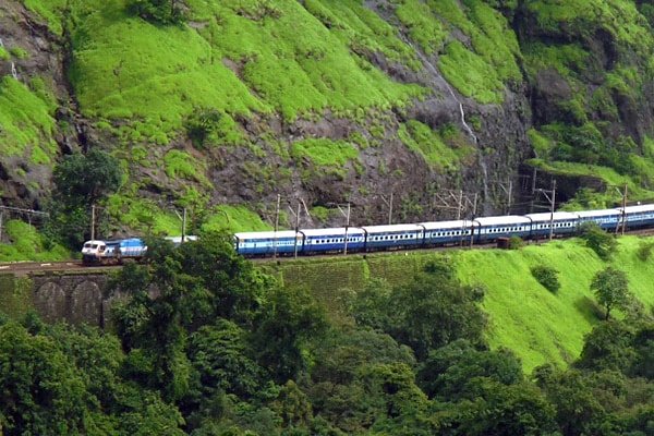 7 Best Train Journeys To Not Miss Out In India