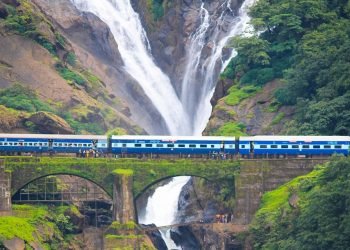 7 Best Train Journeys To Not Miss Out In India