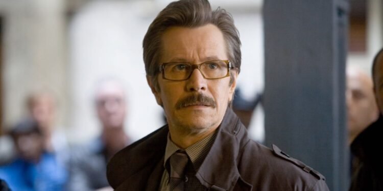 The Dark Knight Trilogy: 10 Best Sayings Of Commissioner Gordon