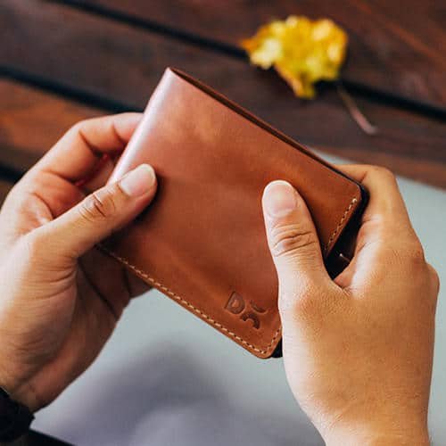 Men’s Sleek Minimalist Wallets