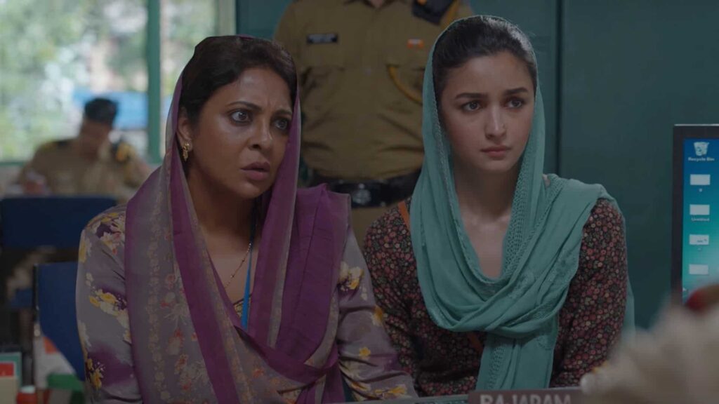 Darlings Movie Review- A Dark-Comedy With Alia Bhatt's Shining Performance