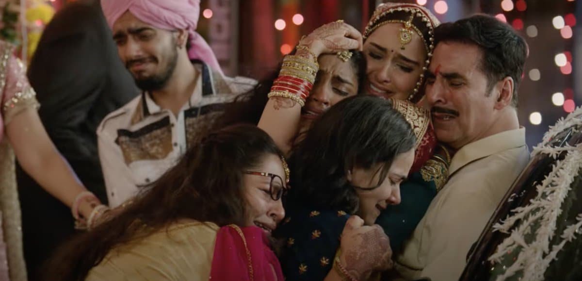 Raksha Bandhan Movie Review- Akshay Kumar Carries This Festival Comedy