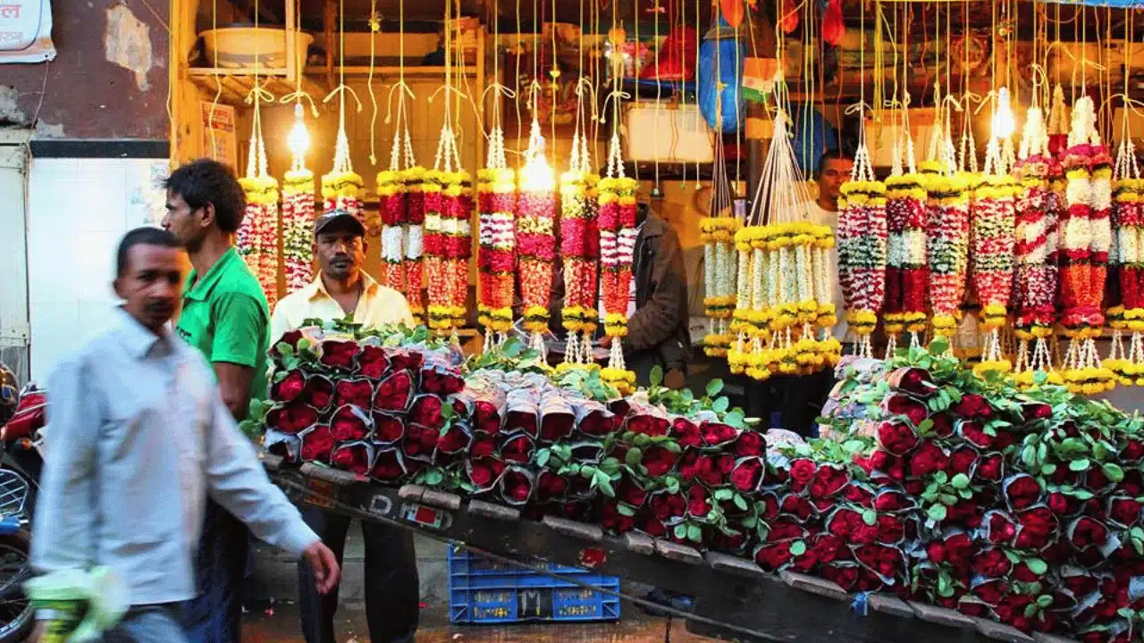 A Tour Around 8 Fabulous Street Markets Of Mumbai