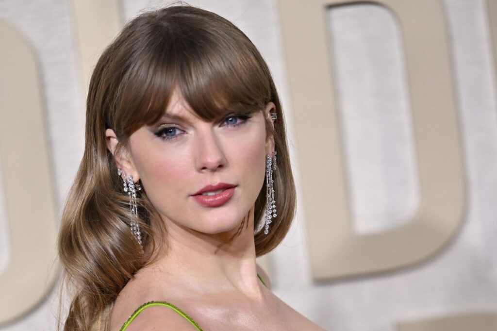 6 Book Recommendations By Taylor Swift