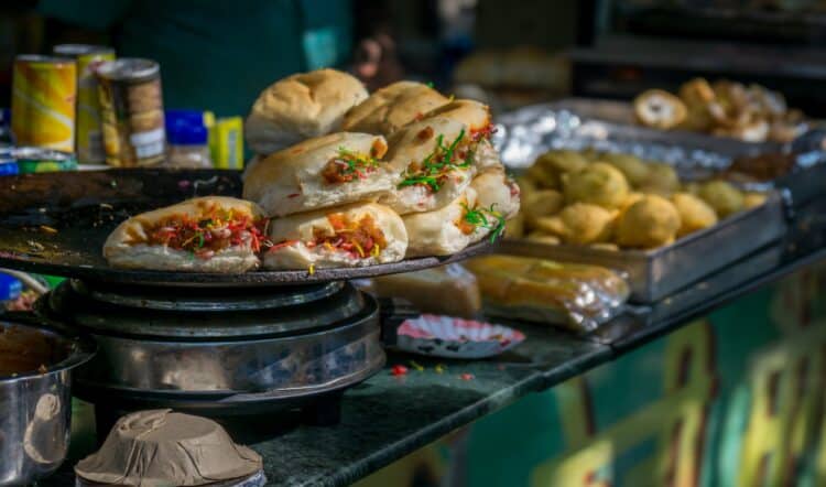 The 11 Best Street Food Places In Mumbai | Vada Pav or Bun Maska?