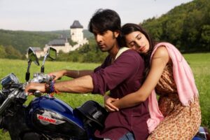 5 Iconic Motorcycle Rides in Cinema That We Love (Bollywood)
