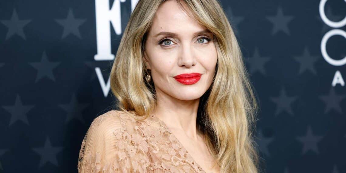 14 Best Quotes By Angelina Jolie That You Must Read