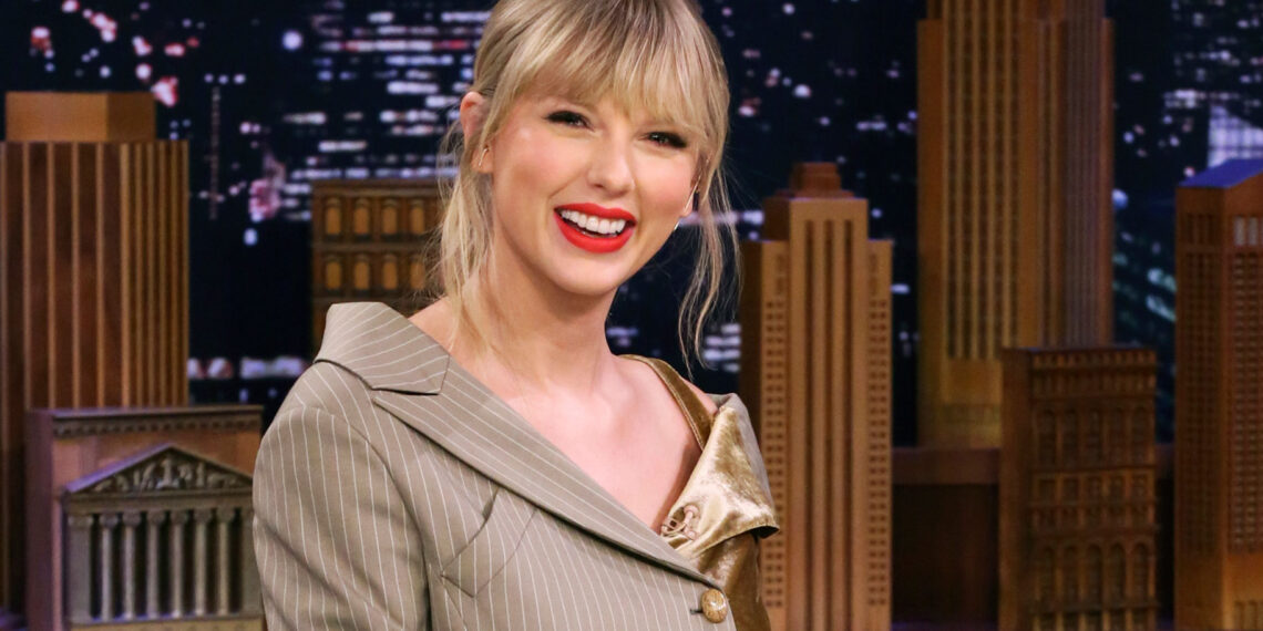 6 Book Recommendations By Taylor Swift