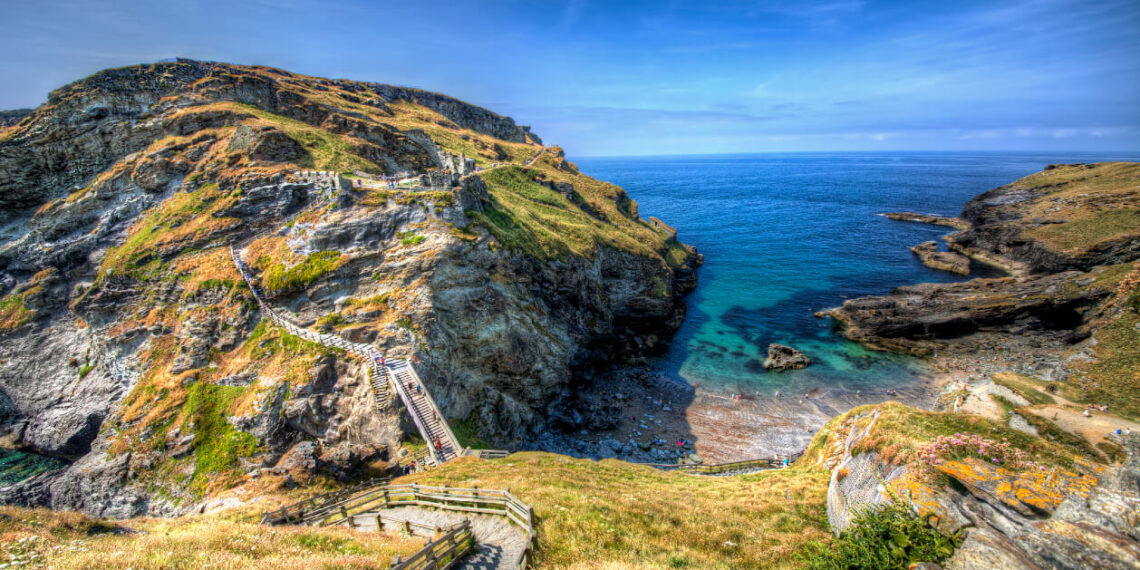 8 Picturesque Small Towns In England