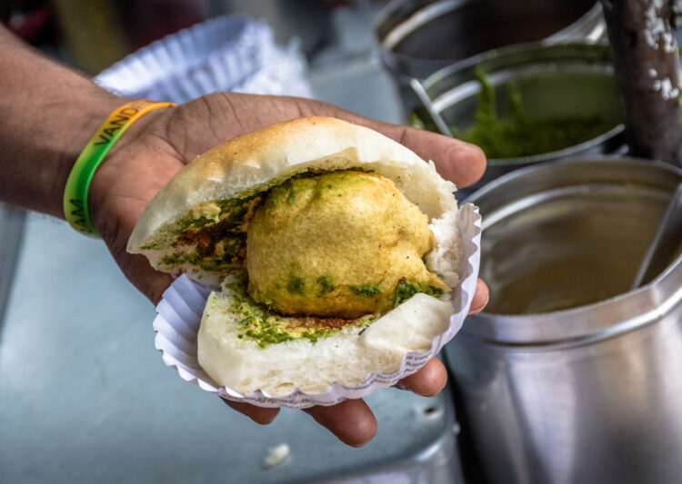 The 11 Best Street Food Places In Mumbai | Vada Pav or Bun Maska?