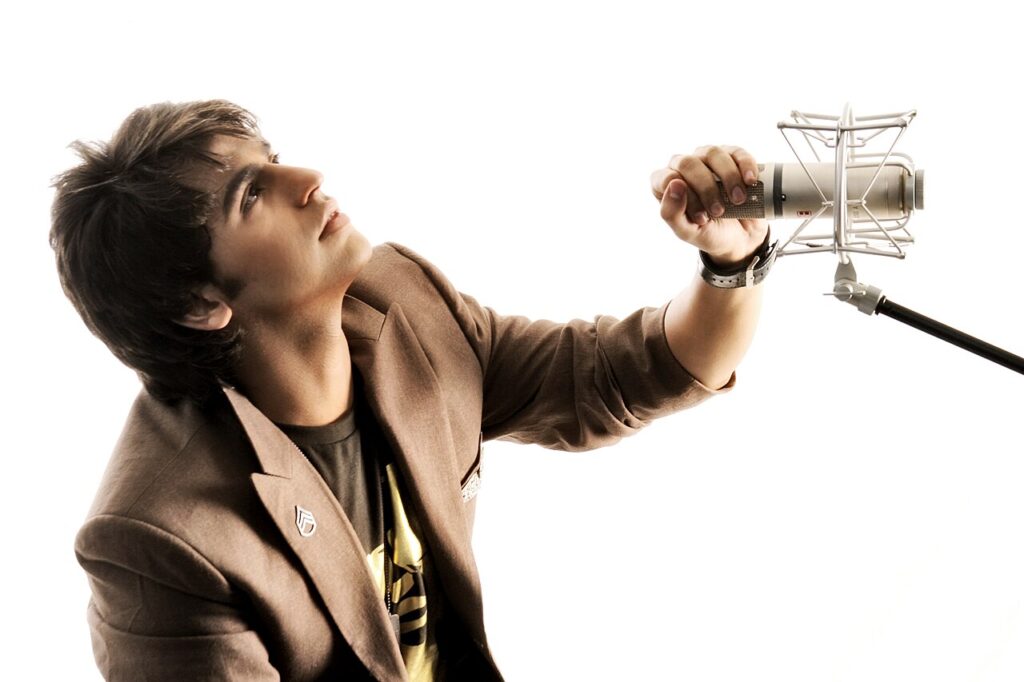 Pakistani singer and actor Farhan Saeed, known in India for Thodi Der