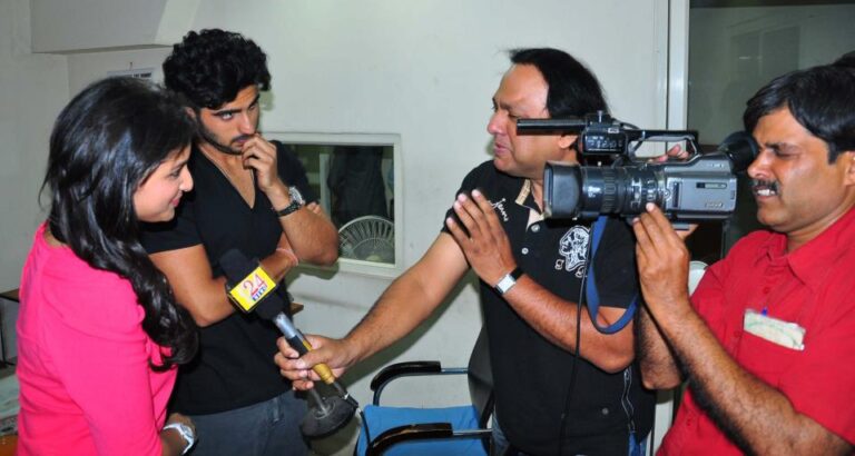Arjun Kapoor and Parineeti Chopra with Suresh Sharma