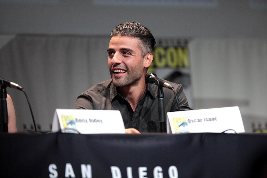 Oscar Isaac, who plays Steven Grant and Marc Spector in Moon Knight (2022)
