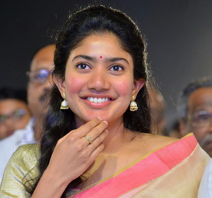 Sai Pallavi at Mca-pre-release-event